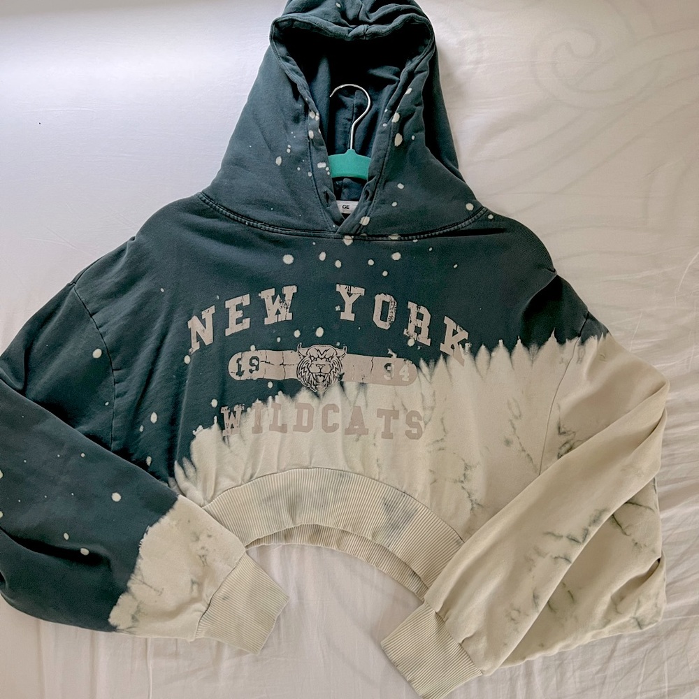 Cropped Sweatshirt